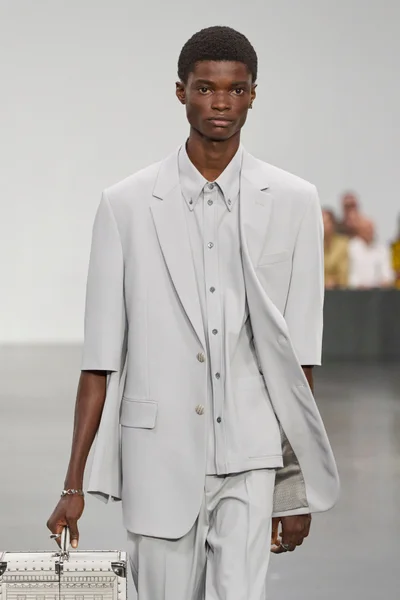 Look 97